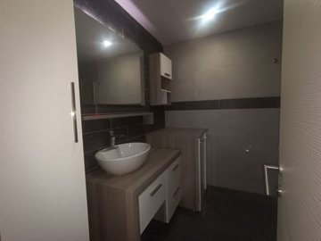 Interior 7
