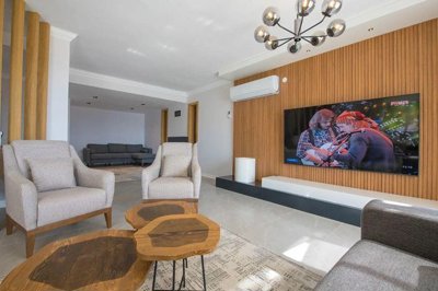Interior 2