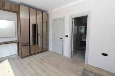 Interior 7