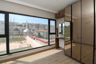 Interior 8