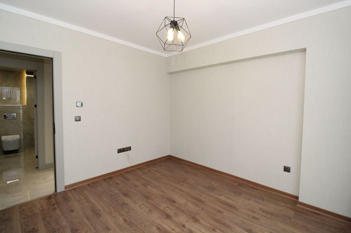 Image No.15-5 Bed Apartment for sale