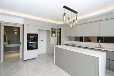 Interior 5