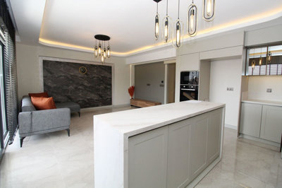 Interior 6