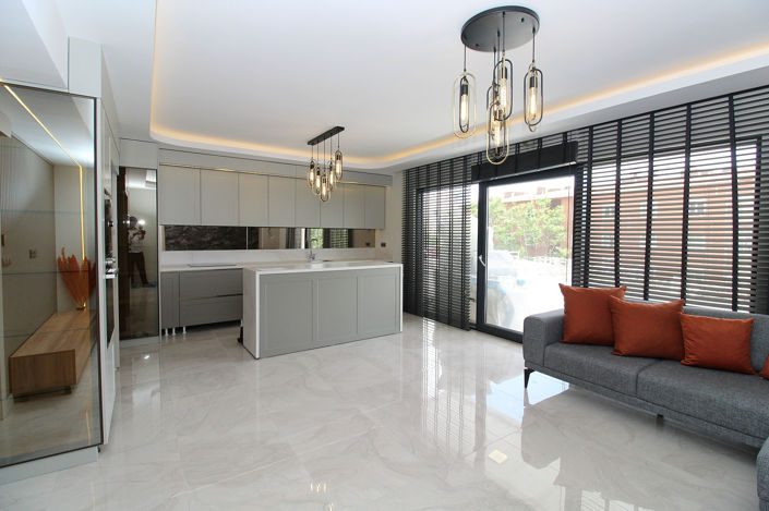 Image No.8-5 Bed Apartment for sale
