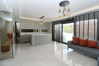 Interior 7