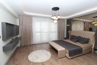 Interior 8
