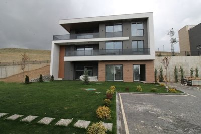 Exterior 3