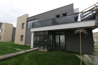 Exterior 6