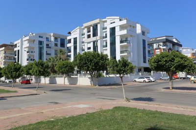 Exterior 3
