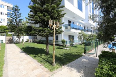 Exterior 6