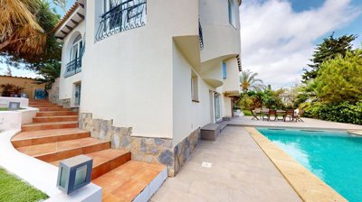 Exterior 9
