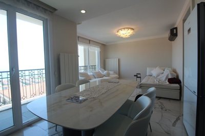 Interior 3