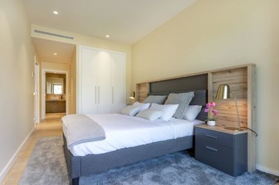 Interior 6