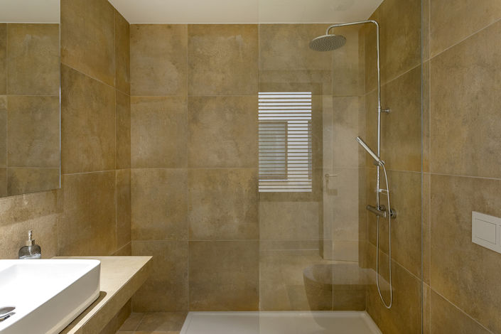 Image No.20-4 Bed Apartment for sale