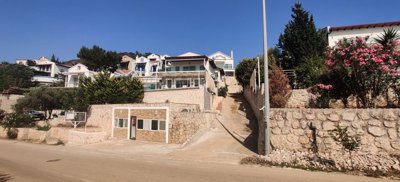 Exterior 6