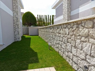 Exterior 4