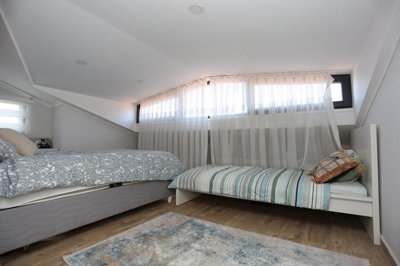 Interior 10