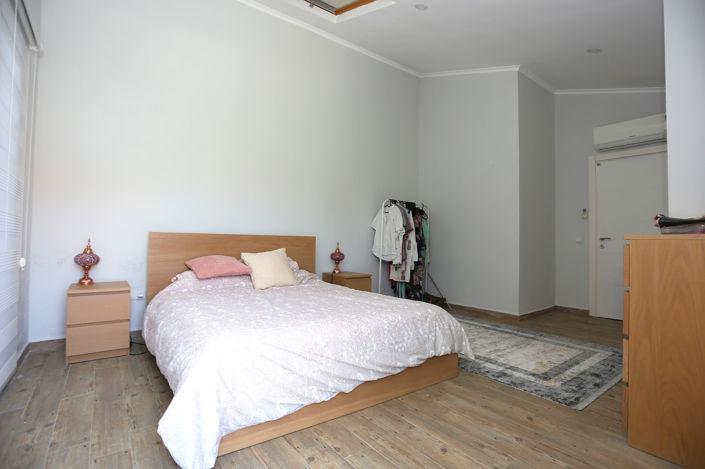 Image No.17-4 Bed Apartment for sale