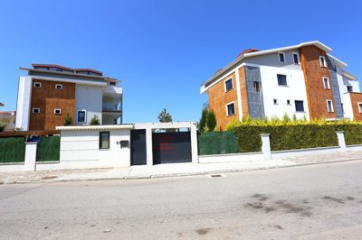 Exterior 3