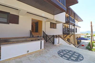 Exterior 14
