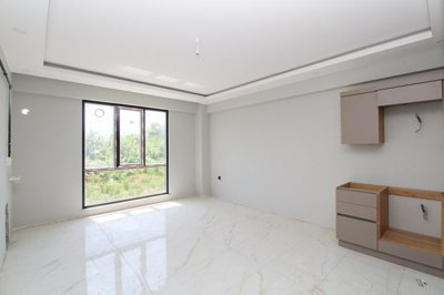Interior 4