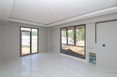 Interior 6
