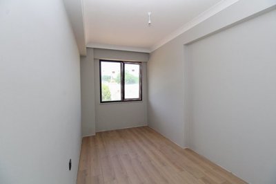 Interior 8