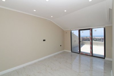 Interior 4