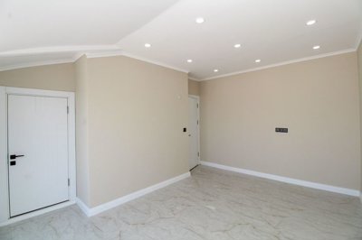 Interior 5