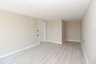 Interior 6