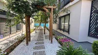 Exterior 4