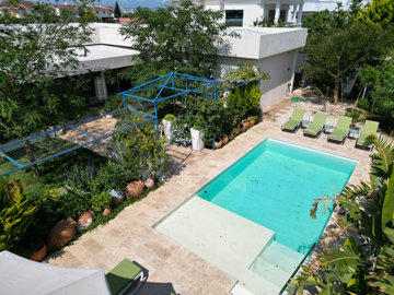 Exterior 15