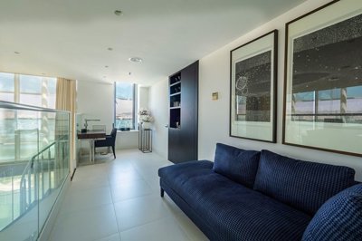 Interior 4