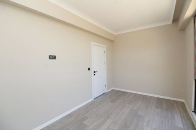 Interior 6