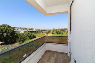 Interior 8