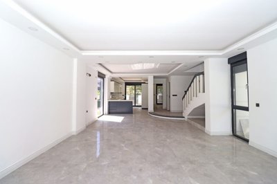 Interior 3