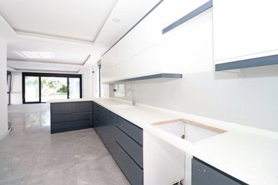 Interior 4