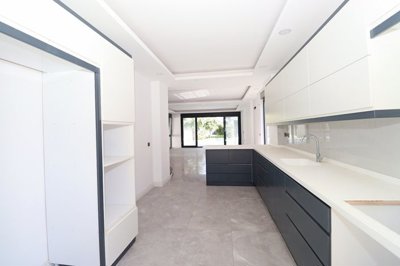 Interior 5