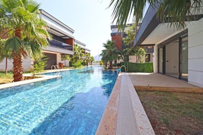 Exterior 3