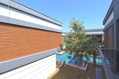 Exterior 8