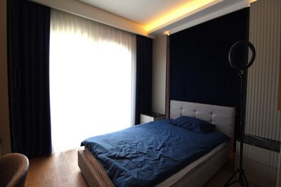 Interior 9