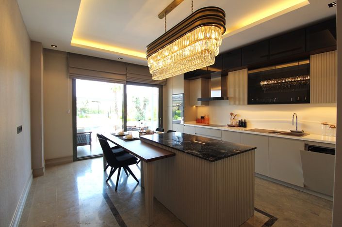 Image No.8-8 Bed House/Villa for sale