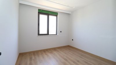 Interior 8