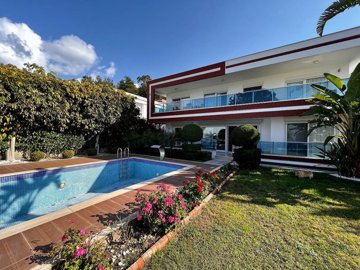 Exterior 3