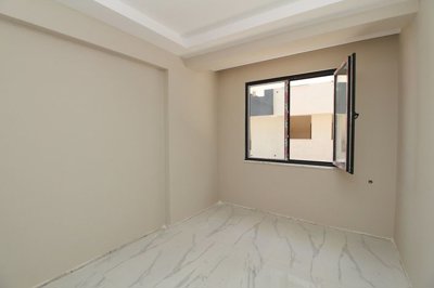 Interior 9
