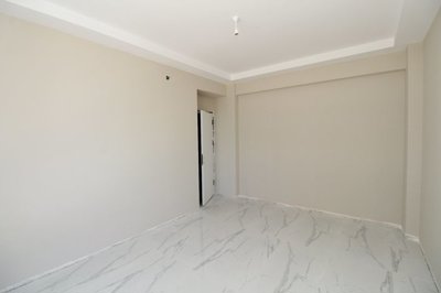 Interior 6