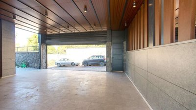 Exterior 13
