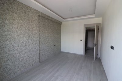 Interior 6