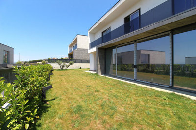 Exterior 12