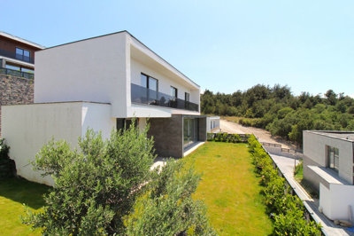 Exterior 13